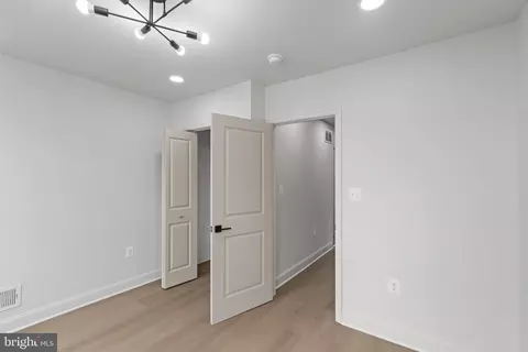 Entry Way - 124 N Mount St, Baltimore, MD 21223 photo 10 of 14