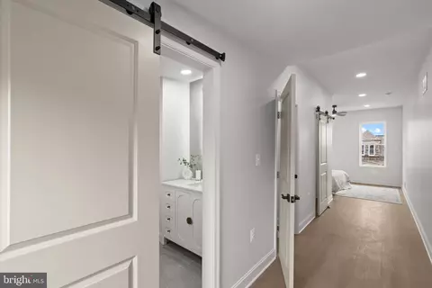 Entry Way - 124 N Mount St, Baltimore, MD 21223 photo 13 of 14