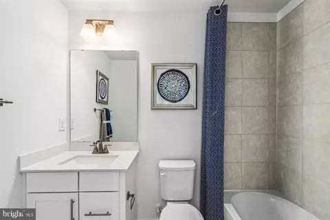 Bath - 2248 Wenburn St, Baltimore, MD 21230 photo 2 of 2