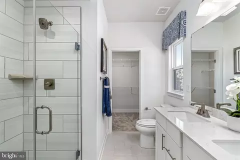 Entry Way - 2248 Wenburn St, Baltimore, MD 21230 photo 3 of 5