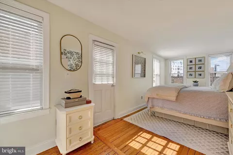 Bedroom - 128 W Ostend St, Baltimore, MD 21230 photo 5 of 5