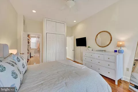 Bedroom - 128 W Ostend St, Baltimore, MD 21230 photo 2 of 5