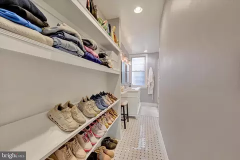 Entry Way - 128 W Ostend St, Baltimore, MD 21230 photo 5 of 5