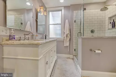 Bath - 128 W Ostend St, Baltimore, MD 21230 photo 2 of 3
