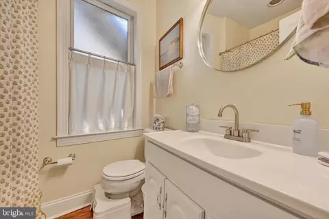 Bath - 128 W Ostend St, Baltimore, MD 21230 photo 3 of 3