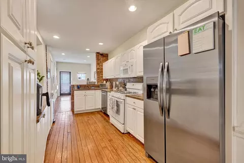 Entry Way - 128 W Ostend St, Baltimore, MD 21230 photo 1 of 5