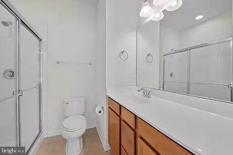 Bath - 722 S Macon St, Baltimore, MD 21224 photo 2 of 3