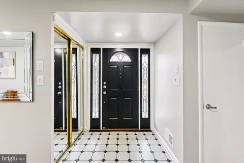 Entry Way - 3309 Olympia Ave, Baltimore, MD 21215 photo 1 of 3