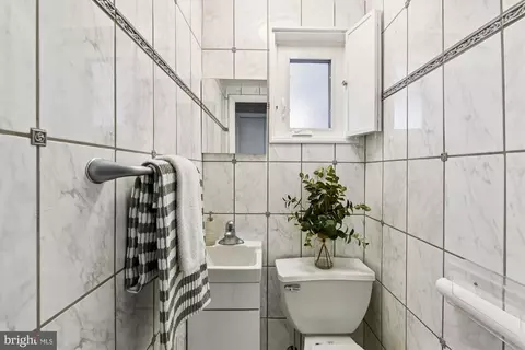 Bath - 3309 Olympia Ave, Baltimore, MD 21215 photo 1 of 4
