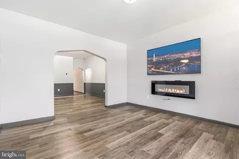 Entry Way - 2732 Baker St, Baltimore, MD 21216 photo 1 of 3