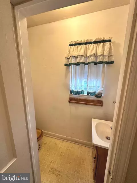 4020 Mortimer Ave, Baltimore, MD 21215 photo 14