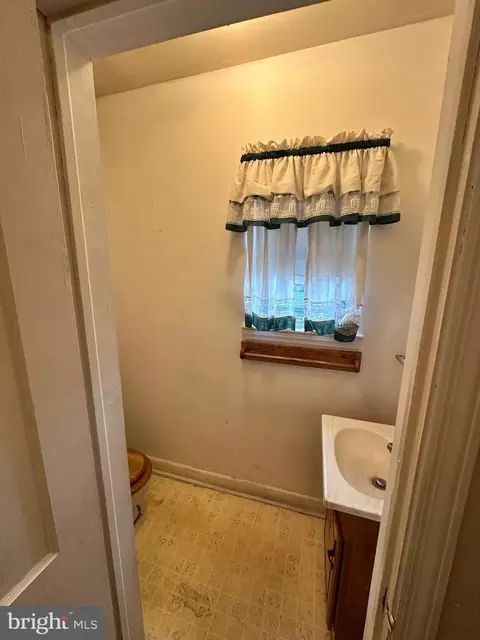 4020 Mortimer Ave, Baltimore, MD 21215 photo 14