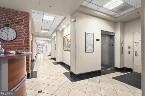 Entry Way - 2702 Lighthouse Pt E #516, Baltimore, MD 21224 photo 4 of 4