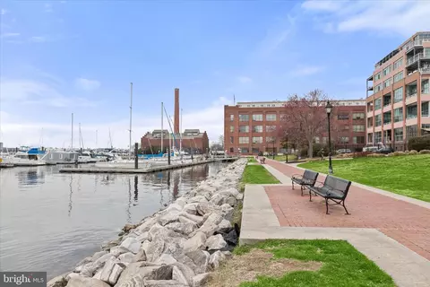 View/Area - 2702 Lighthouse Pt E #516, Baltimore, MD 21224 photo 3 of 3