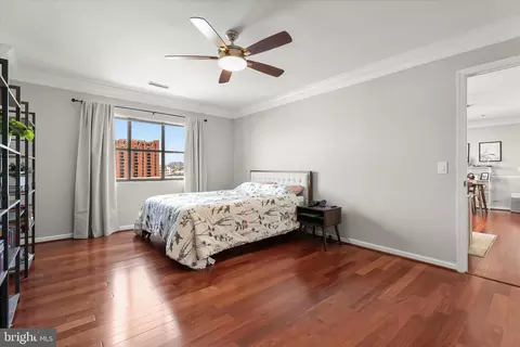Bedroom - 2702 Lighthouse Pt E #516, Baltimore, MD 21224 photo 2 of 6