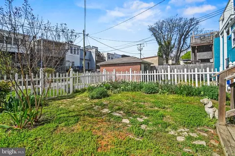 Exterior - 815 Brooks Ln, Baltimore, MD 21217 photo 6 of 9