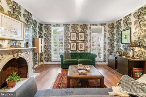 Living - 815 Brooks Ln, Baltimore, MD 21217 photo 4 of 4