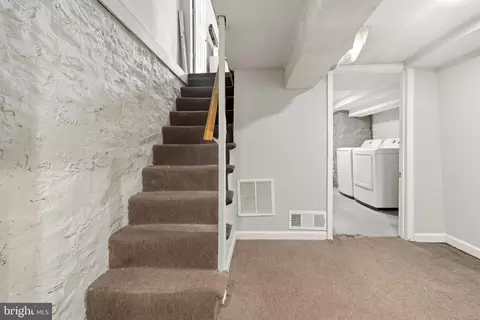 Entry Way - 815 Brooks Ln, Baltimore, MD 21217 photo 7 of 7