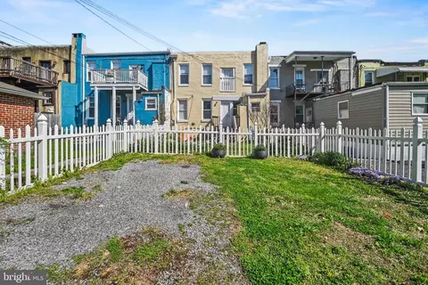 Exterior - 815 Brooks Ln, Baltimore, MD 21217 photo 8 of 9