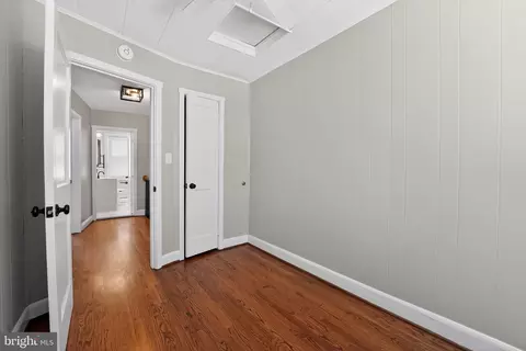 Entry Way - 1018 W 43rd St, Baltimore, MD 21211 photo 9 of 10