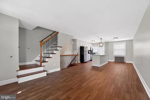 Entry Way - 1018 W 43rd St, Baltimore, MD 21211 photo 2 of 10