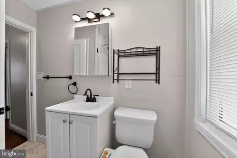 Bath - 1018 W 43rd St, Baltimore, MD 21211 photo 3 of 3