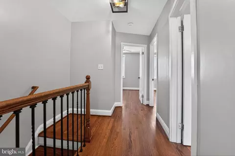 Entry Way - 1018 W 43rd St, Baltimore, MD 21211 photo 8 of 10