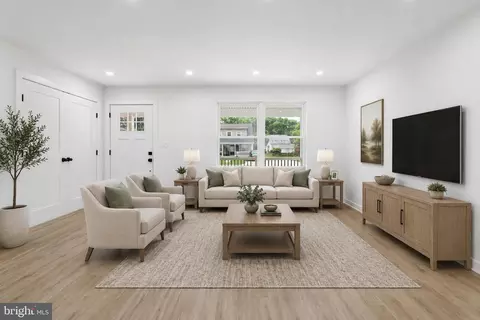 Entry Way - 3410 Pinkney Rd, Baltimore, MD 21215 photo 1 of 12