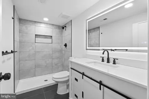 Bath - 3410 Pinkney Rd, Baltimore, MD 21215 photo 5 of 5