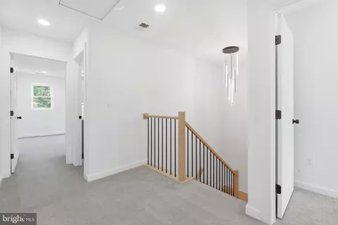 Entry Way - 3410 Pinkney Rd, Baltimore, MD 21215 photo 10 of 12