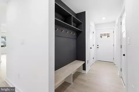 Entry Way - 3410 Pinkney Rd, Baltimore, MD 21215 photo 8 of 12
