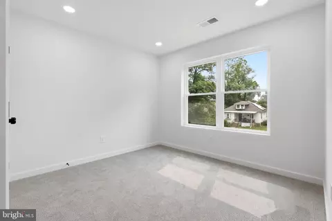Bedroom - 3410 Pinkney Rd, Baltimore, MD 21215 photo 2 of 6