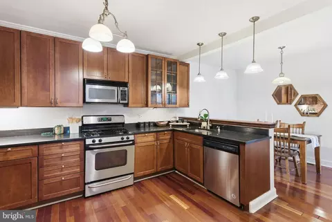 Kitchen - 11 E Ostend St, Baltimore, MD 21230 photo 3 of 4