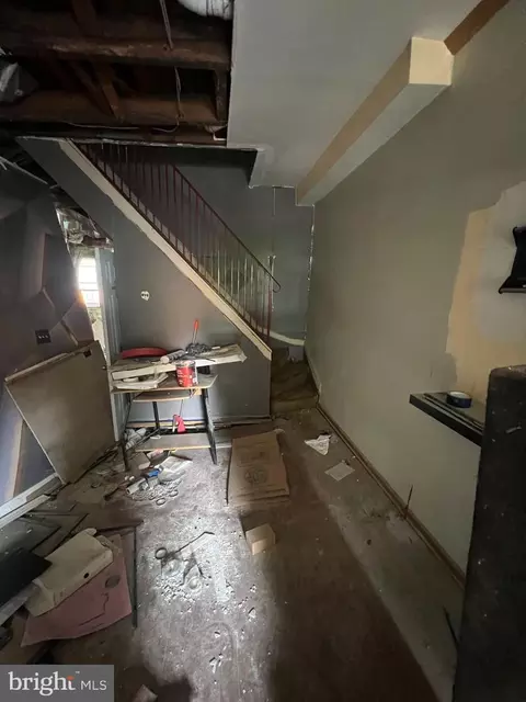 Entry Way - 1405 E Lanvale St, Baltimore, MD 21213 photo 5 of 5