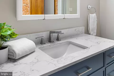 Bath - 1607 Light St, Baltimore, MD 21230 photo 2 of 4