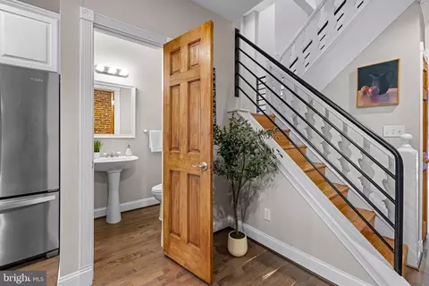 Entry Way - 1607 Light St, Baltimore, MD 21230 photo 3 of 9