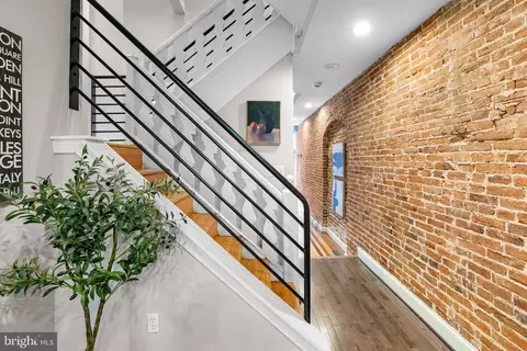 Entry Way - 1607 Light St, Baltimore, MD 21230 photo 5 of 9