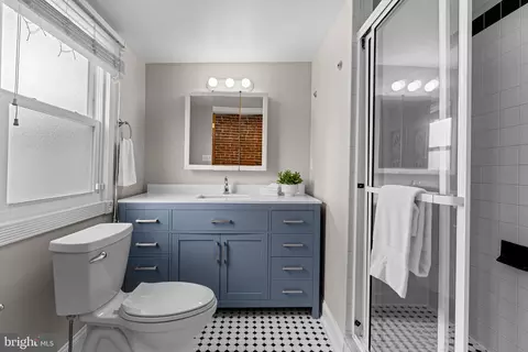 Bath - 1607 Light St, Baltimore, MD 21230 photo 4 of 4