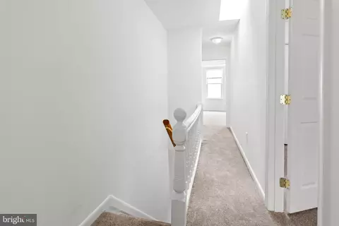 Entry Way - 3915 Falls Rd, Baltimore, MD 21211 photo 3 of 5