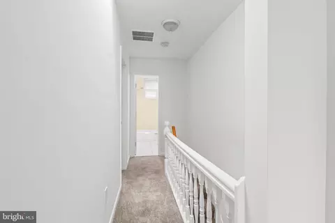Entry Way - 3915 Falls Rd, Baltimore, MD 21211 photo 4 of 5