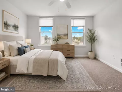 Bedroom - 3915 Falls Rd, Baltimore, MD 21211 photo 1 of 3
