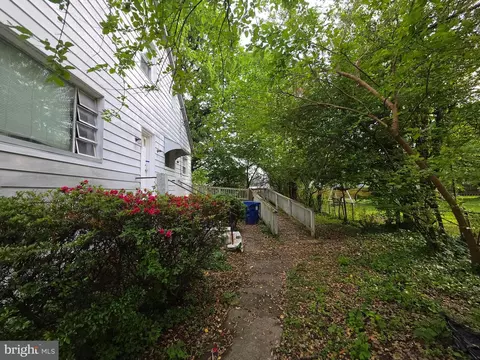 Exterior - 4405 Raspe Ave, Baltimore, MD 21206 photo 2 of 3