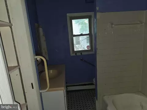 Entry Way - 4405 Raspe Ave, Baltimore, MD 21206 photo 2 of 3