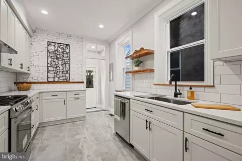 Entry Way - 1307 Haubert St, Baltimore, MD 21230 photo 1 of 1