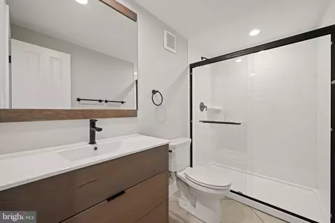 Bath - 1307 Haubert St, Baltimore, MD 21230 photo 4 of 4