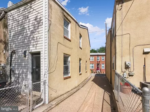 Entry Way - 916 Bevan St, Baltimore, MD 21230 photo 3 of 3