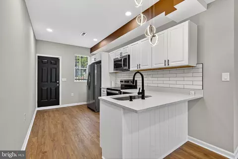 Entry Way - 1912 Division St, Baltimore, MD 21217 photo 2 of 11