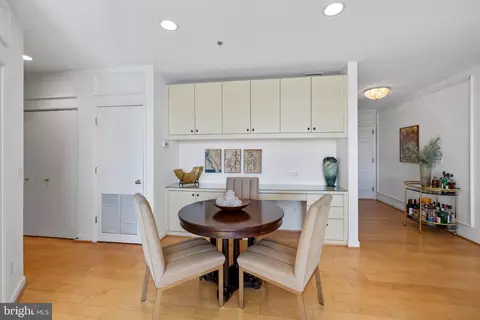 Dining - 100 Harborview Dr #1708, Baltimore, MD 21230 photo 1 of 3