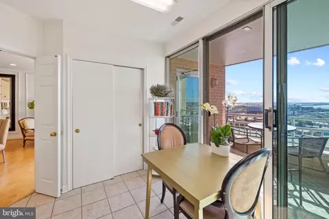 Dining - 100 Harborview Dr #1708, Baltimore, MD 21230 photo 2 of 3