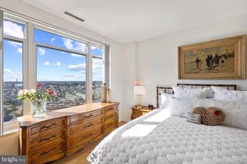 Bedroom - 100 Harborview Dr #1708, Baltimore, MD 21230 photo 1 of 3